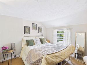 Bedroom- click for photo gallery